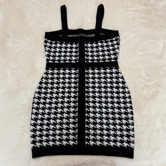 Coco and Shay Black and White Houndstooth Dress with Gold Accents Large - Picture 3 of 4